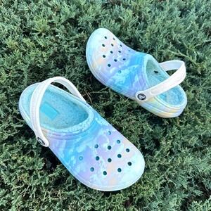 Crocs Kids Classic Lined Tie Dye‎ Clogs Size J3 Glitter Band Sandals Cloud Ombre